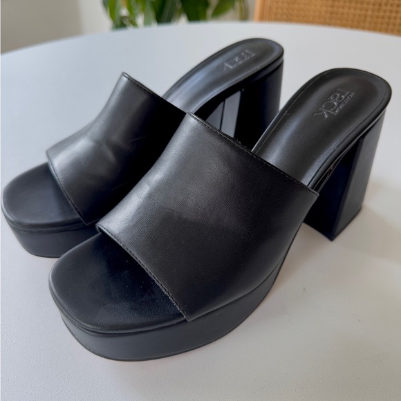 NORDSTROM RACK Vegan Leather Chunky Heels Black - Picture 1 of 6